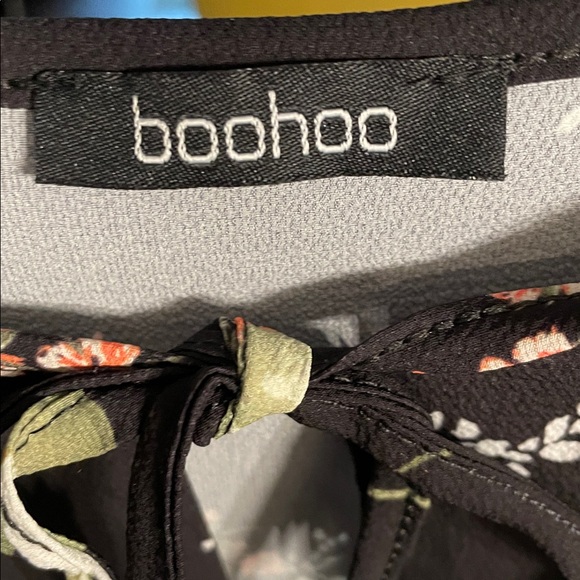 Boohoo Women’s Body Suit Size 10=L  Floral Black Background Ties Round Neckline - Picture 4 of 11